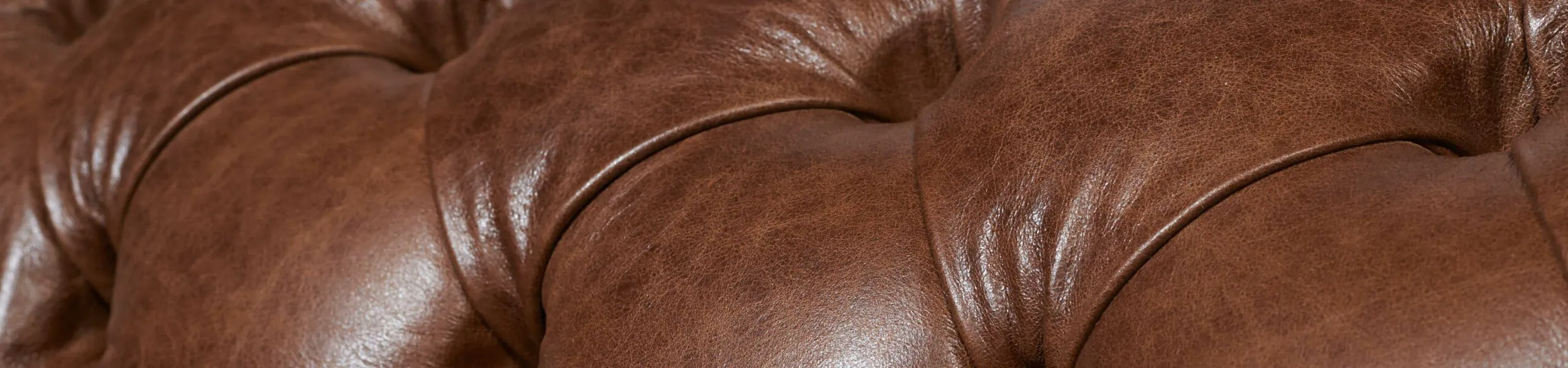 Close-Up Chesterfield Leder