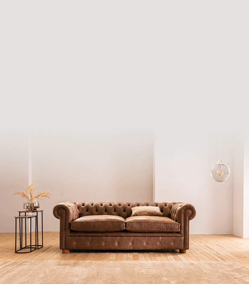 Chesterfield Sofa in modernem Wohnzimmer